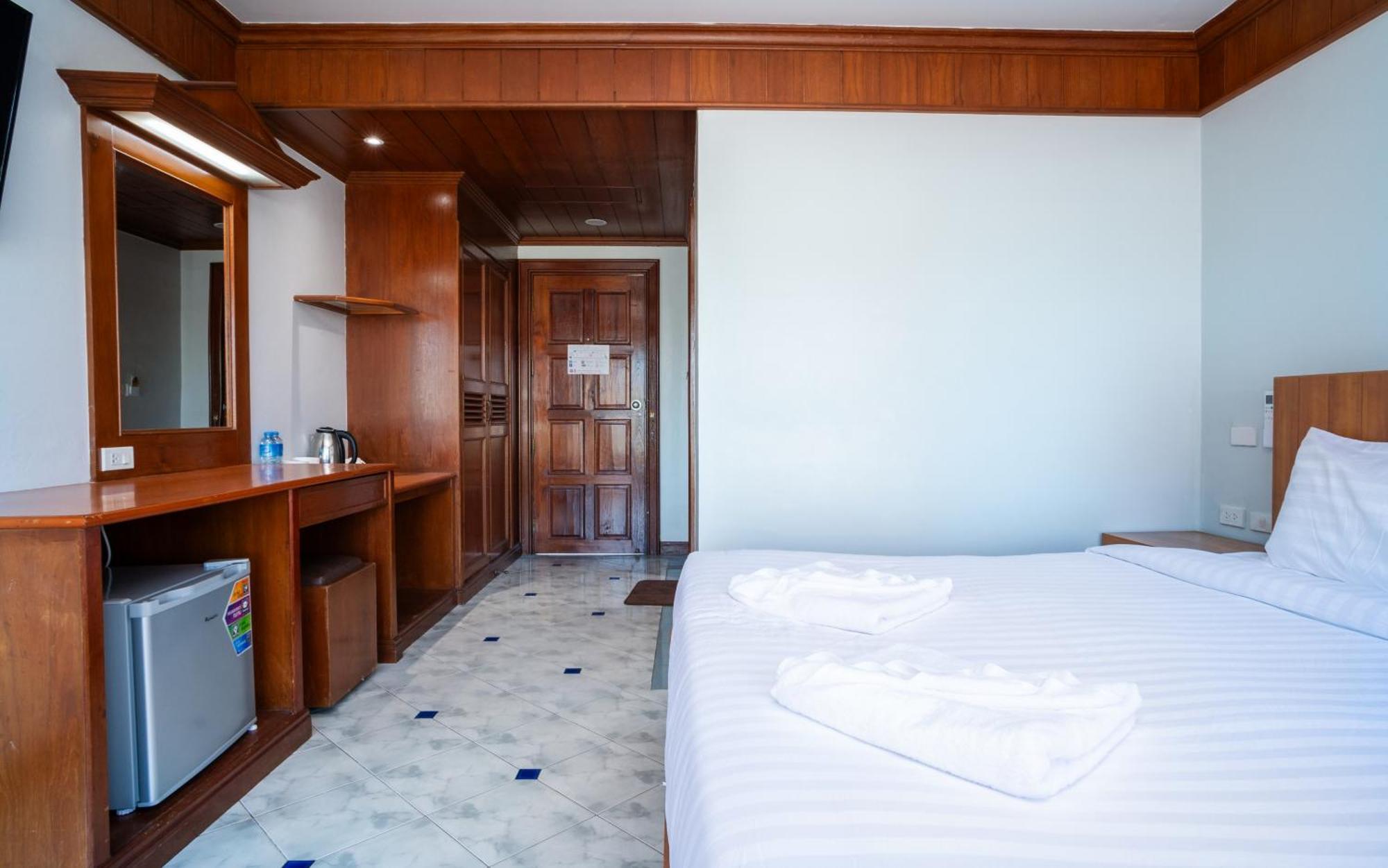 Gp House Phuket Patong Beach Exterior foto